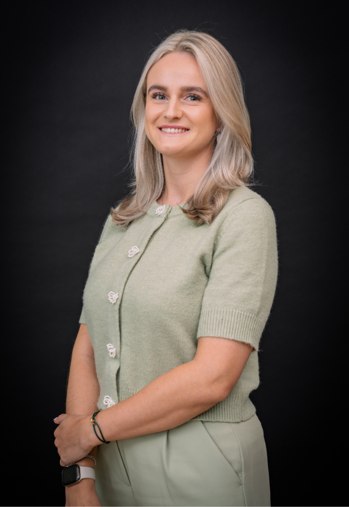 Nikki portret rechts