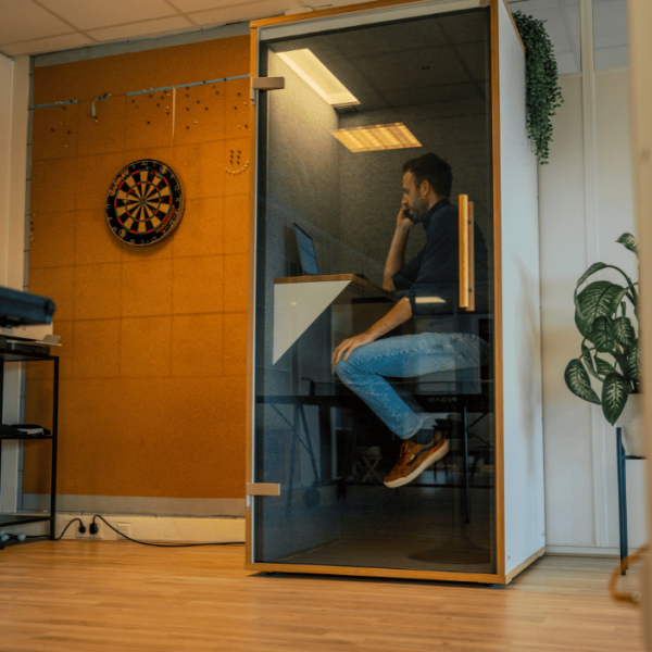 Belcel_staand_schuin